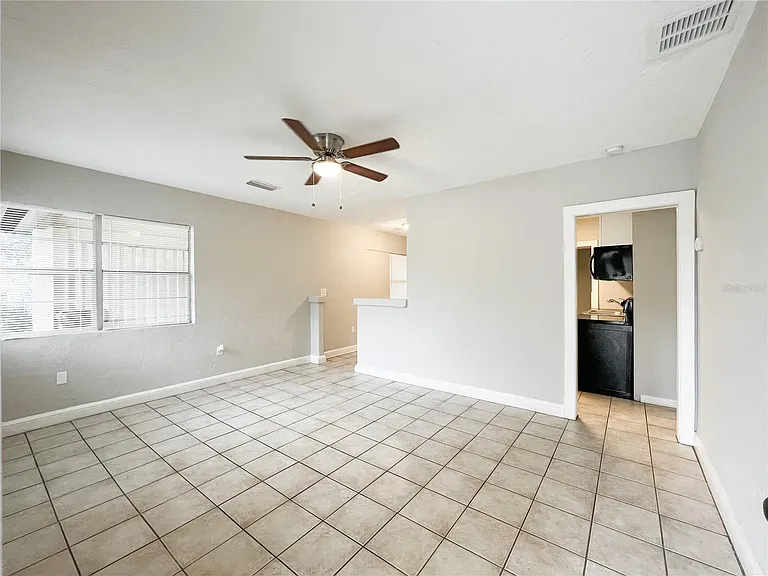 319 NW 16th Ave — Photo 48