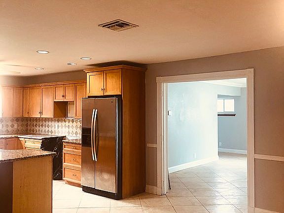 KITCHEN to FAMILY ROOM