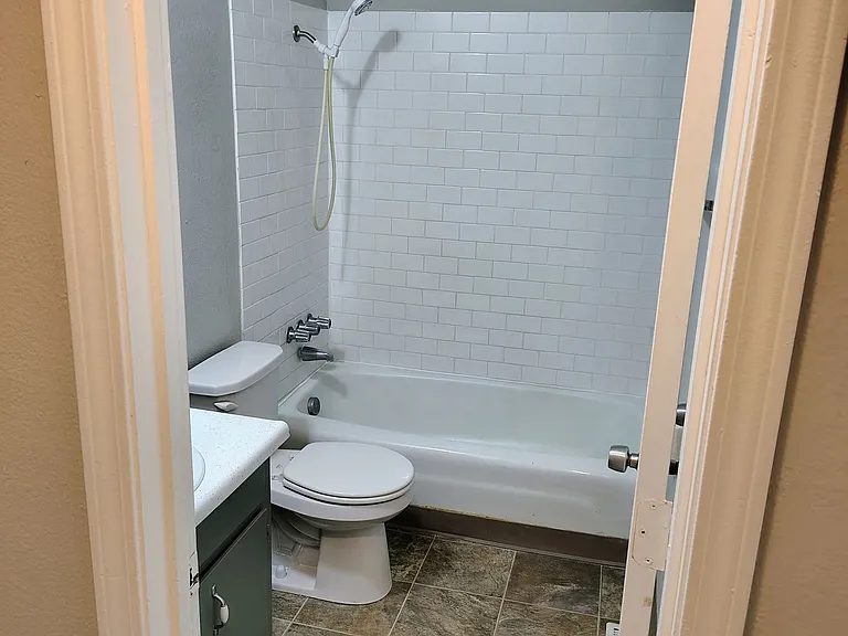 104 Baker St #B — Photo 7