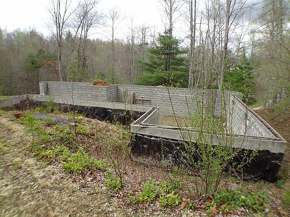4th image of 35 Richter Dr