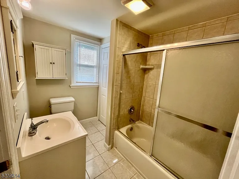 96 Burnet Rd — Photo 3