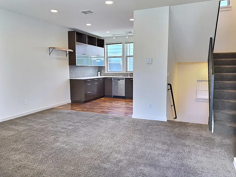 10515 Stone Ave N — Photo 3