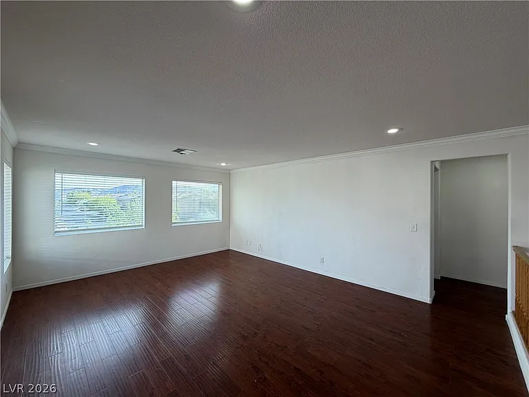 10115 Capistrello Ave — Photo 15