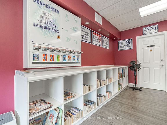 5th image of 30 Queen St W