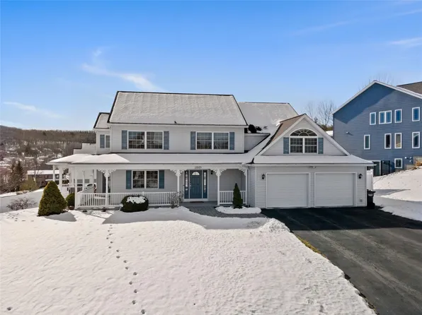 1005 Siena Ln, Vestal, NY 13850