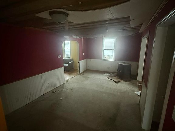 3rd image of 169 Schoolhouse Road