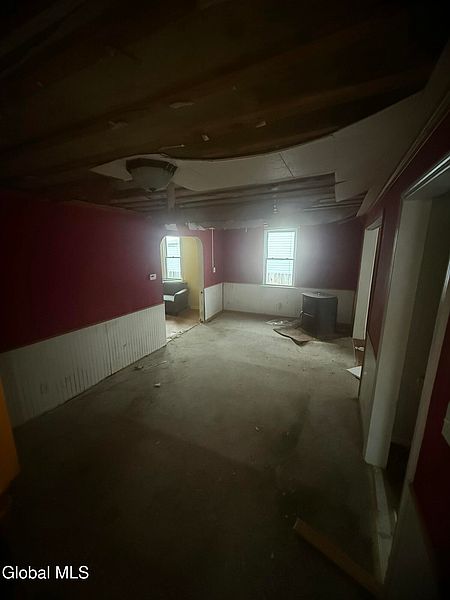 3rd image of 169 Schoolhouse Road