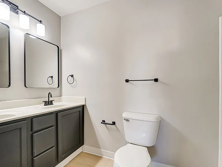 Coventry Court West Apartments — Photo 10
