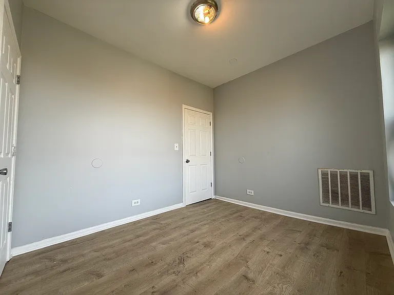 5715 S Indiana Ave #3N — Photo 11