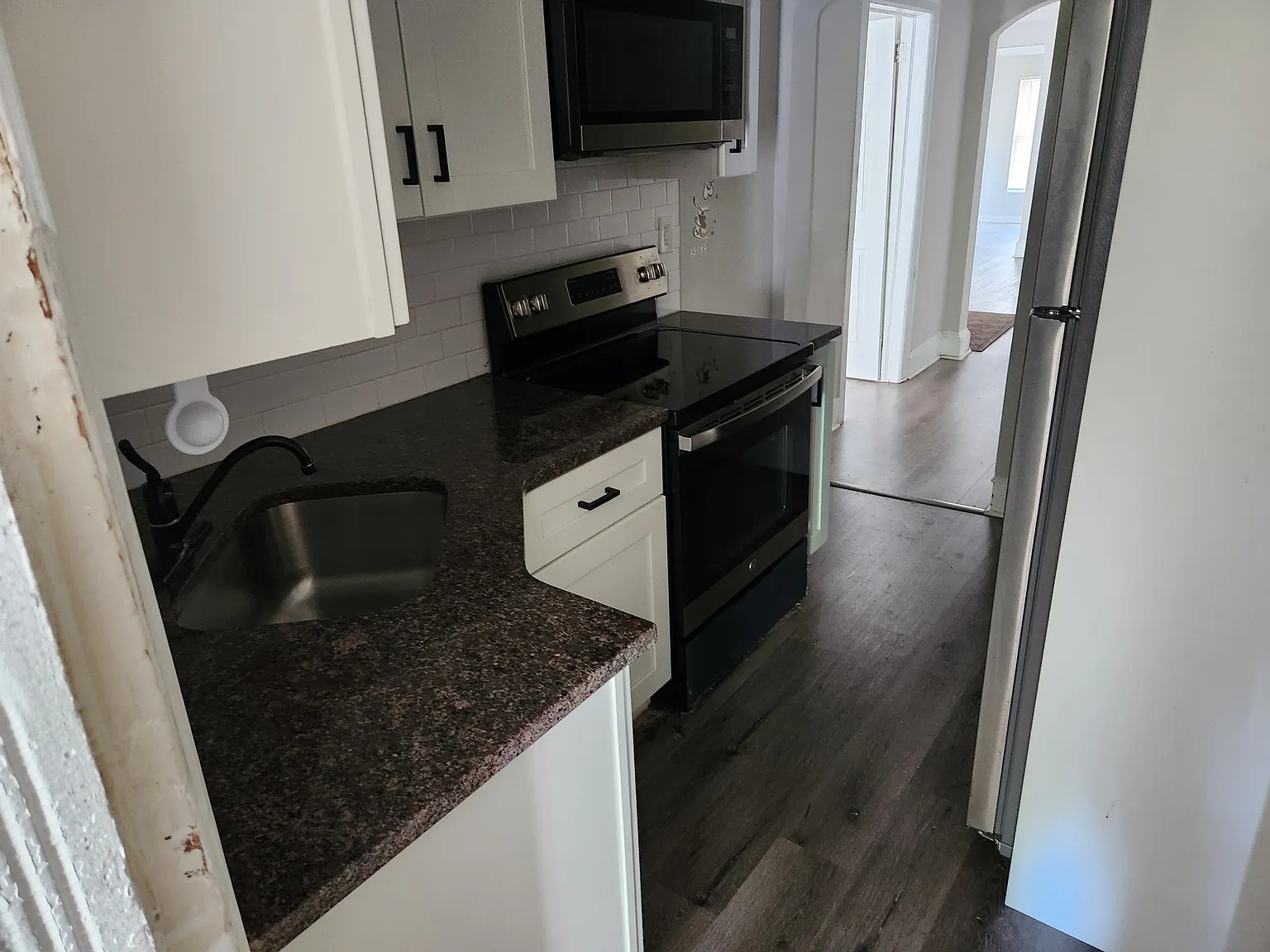 2 bed, 1000 sqft, $1,375 — Photo 1