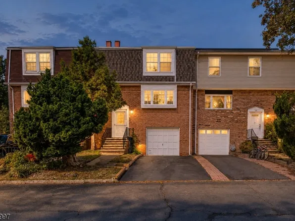30 Catbird Ct, Lawrence Twp., NJ 08648