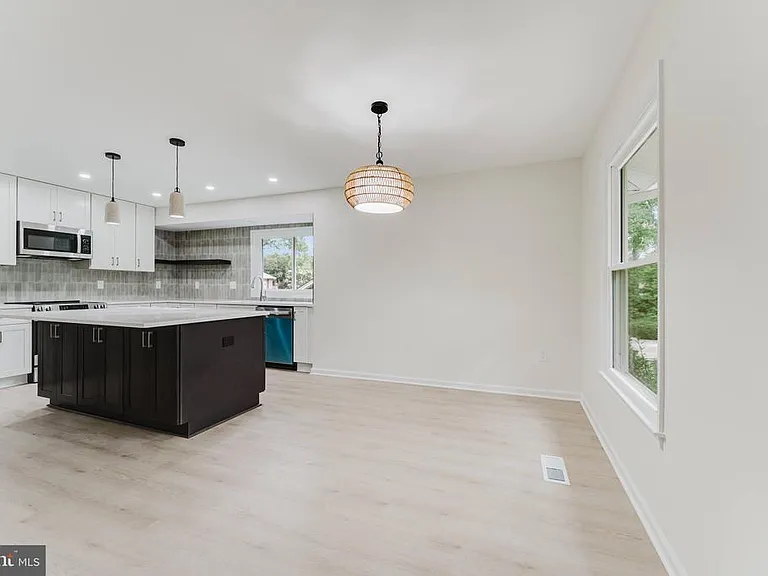 7107 Sontag Way — Photo 13