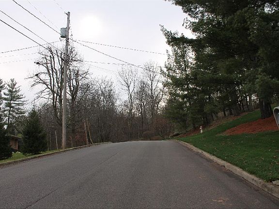 4th image of 107 Merryhill St