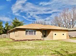 1521 S Circle View Dr, Seven Hills, OH