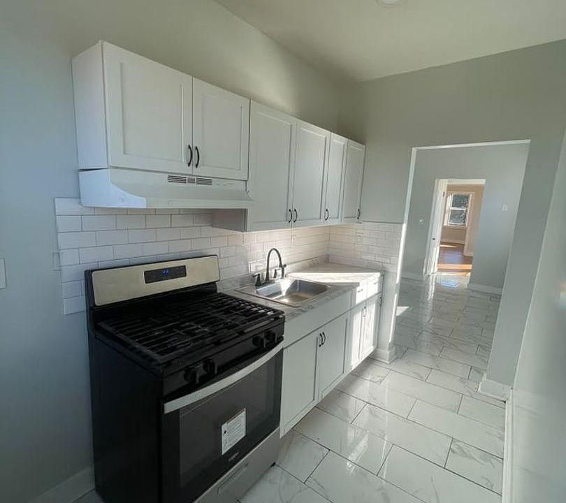 1st image of 648-650 Ferry St