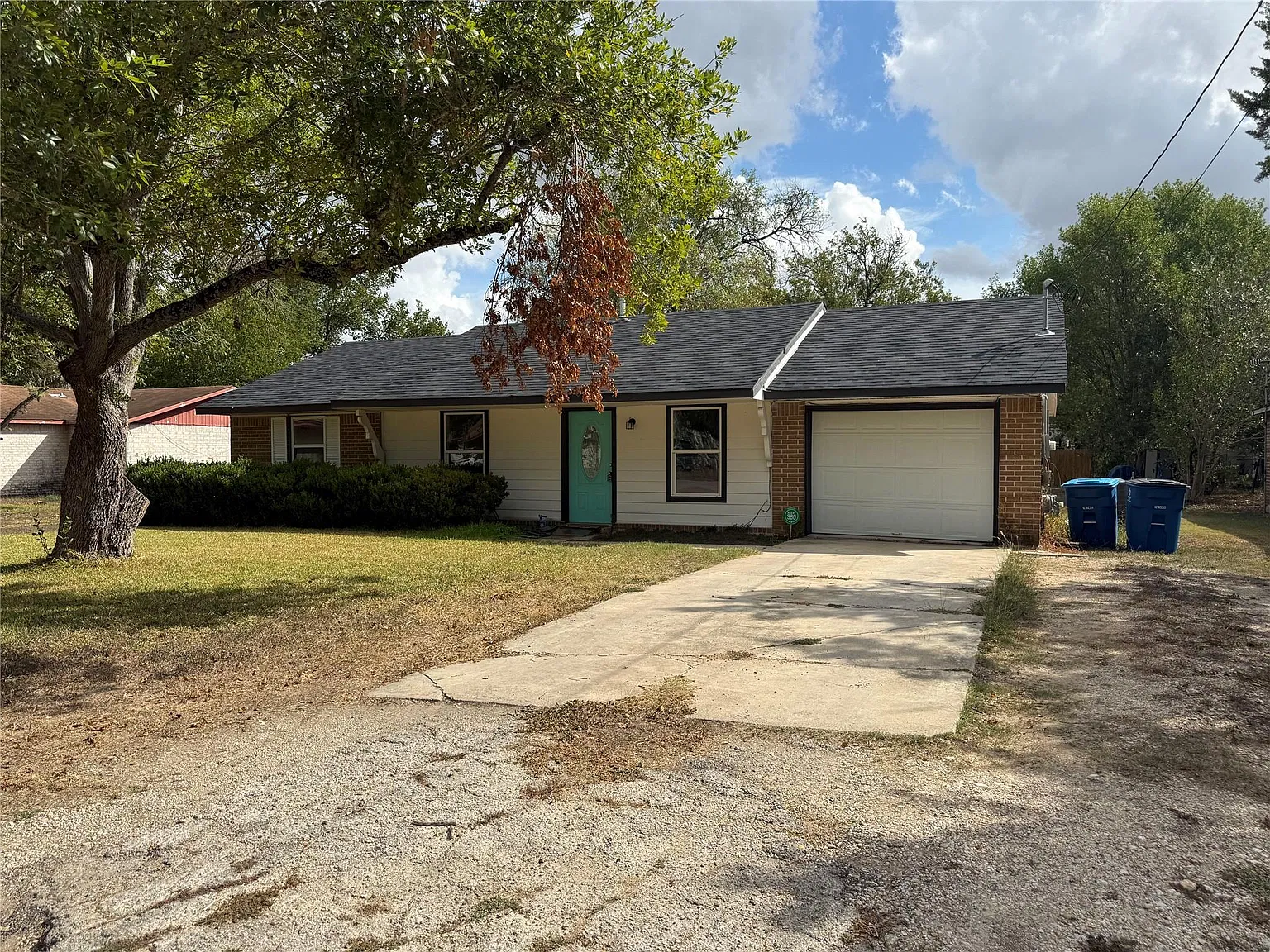 3 bed, 2.0 bath, 1007 sqft, $1,750 — Photo 2