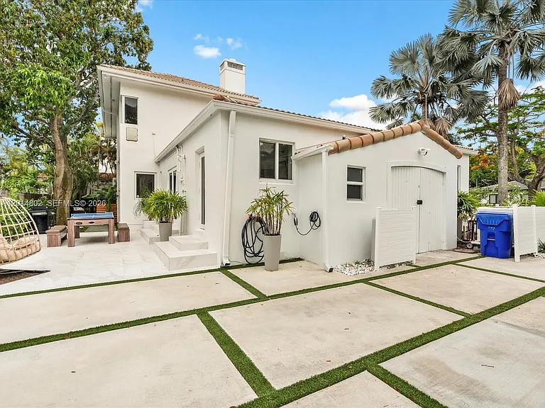 825 SW 23rd Rd — Photo 10