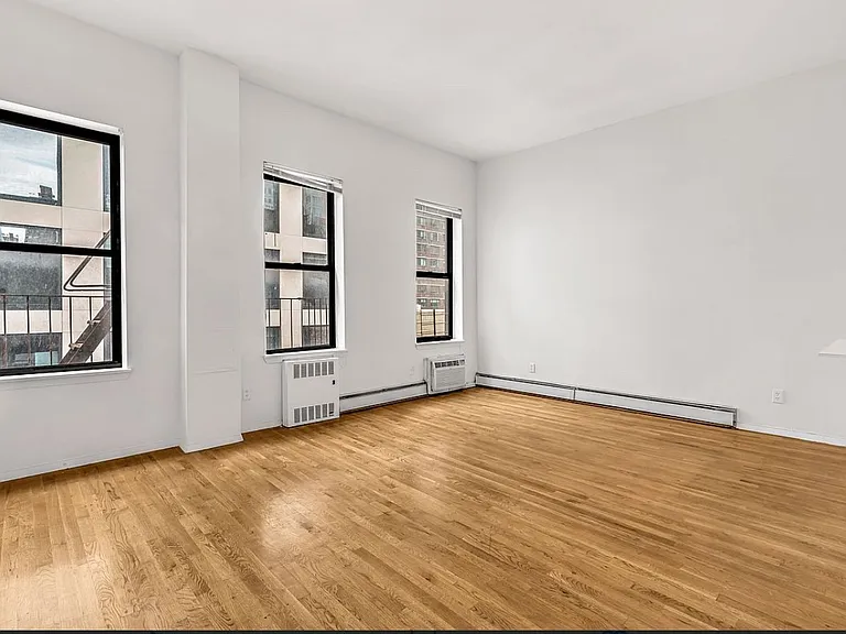 235 E 53rd St #3C — Photo 2