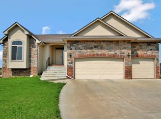 5284 N Holder Ct, Wichita, KS 67226
