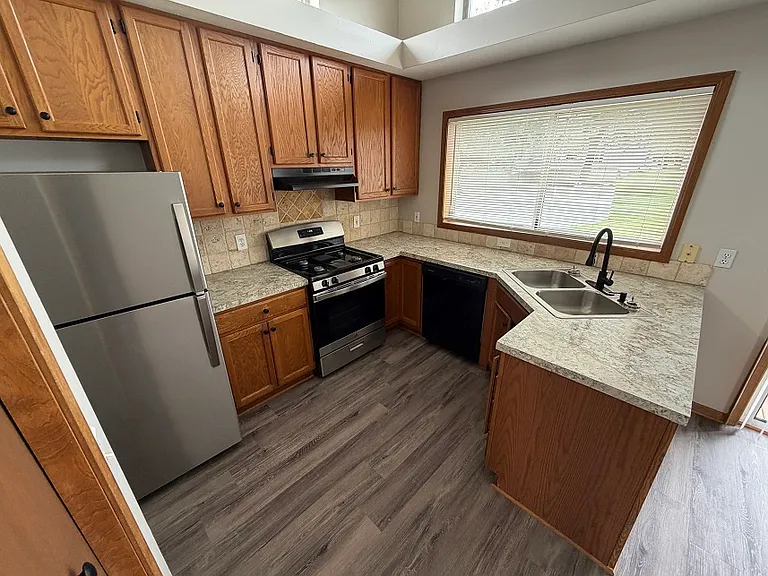 4541 Brookmeadow Ct SE — Photo 4