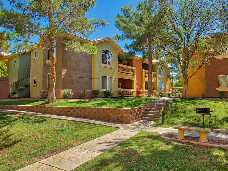 Serena Shores Apartments — Photo 15