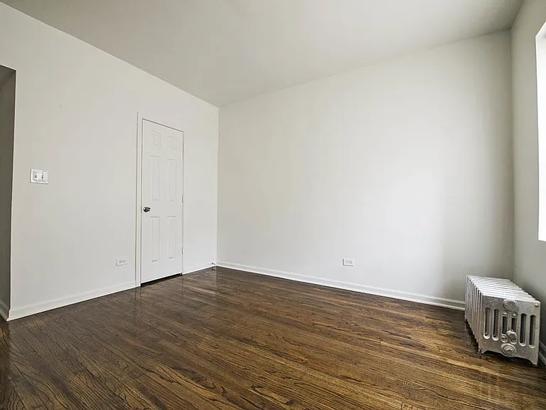 7752 S Cornell — Photo 10