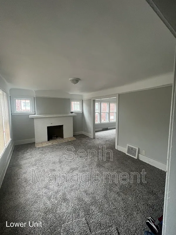 2 bed, 1.0 bath, 950 sqft, $875 — Photo 2