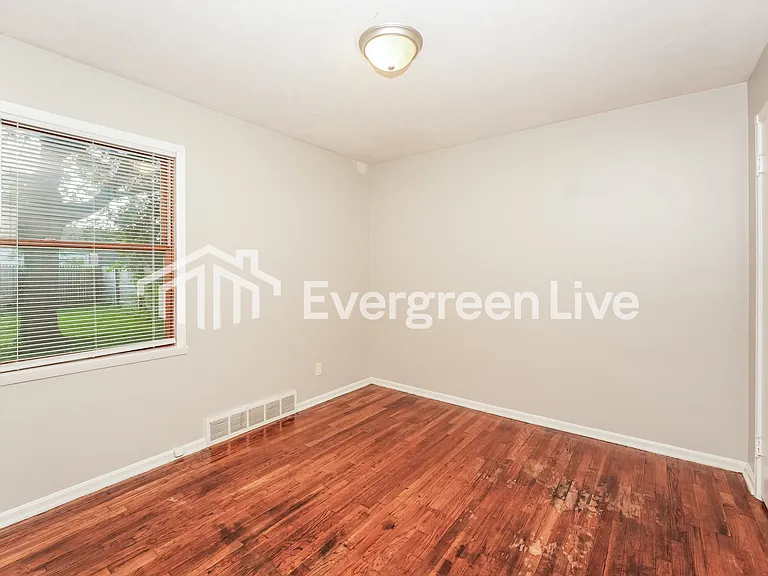1307 Cedar Dr — Photo 11