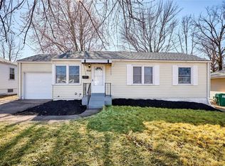 1522 Comet Dr, Saint Louis, MO 63137