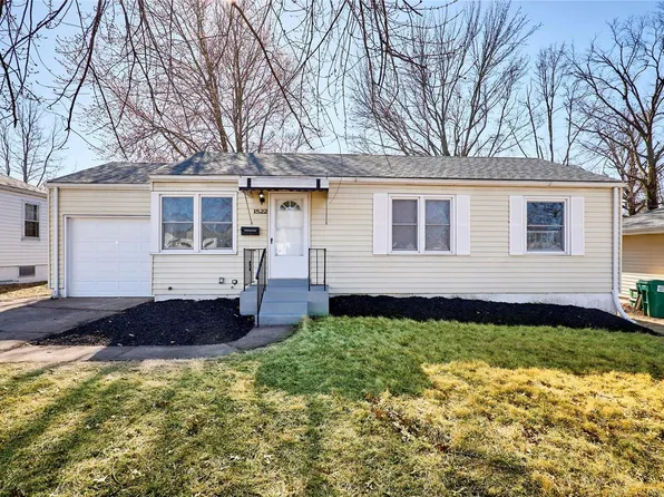 1522 Comet Dr, Saint Louis, MO 63137