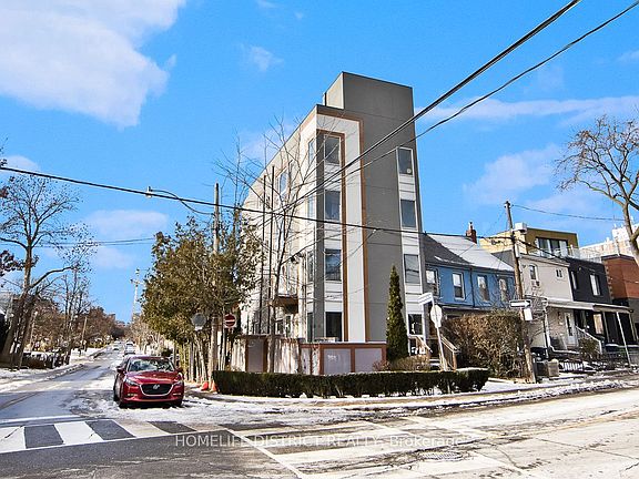 2nd image of 243 Niagara St Unit 200