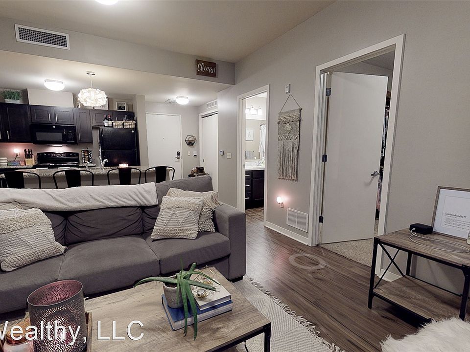 1st image of 1415 Wealthy St SE #203