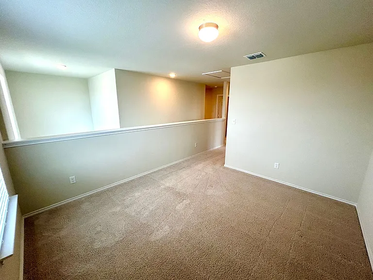 10398 Martin Crk — Photo 12