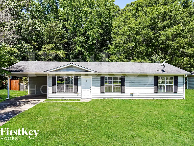 117 Whispering Pine Ln NE — Photo 1