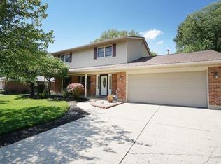 1553 Ambridge Rd, Dayton, OH 45459