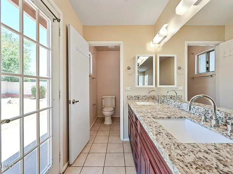 6830 E Paradise Ln — Photo 20