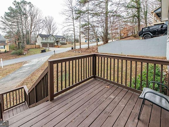 3rd image of 4020 Willow Ridge Rd