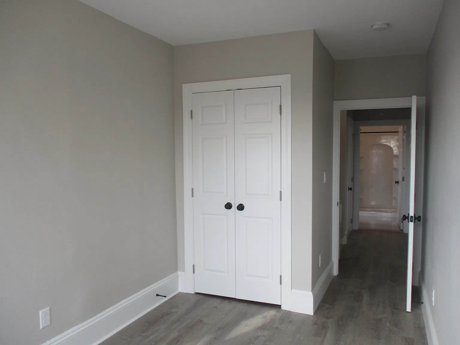 3 bed, 1100 sqft, $3,500 — Photo 4