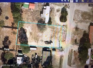104 S Queens St, Hubert, NC 28539
