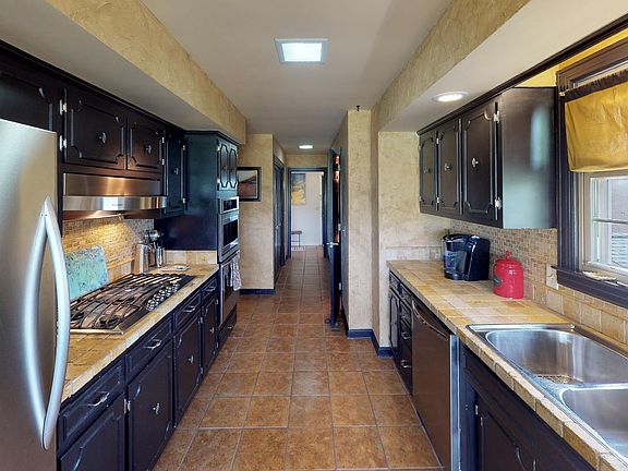 5th image of 109 Deercrest Cir
