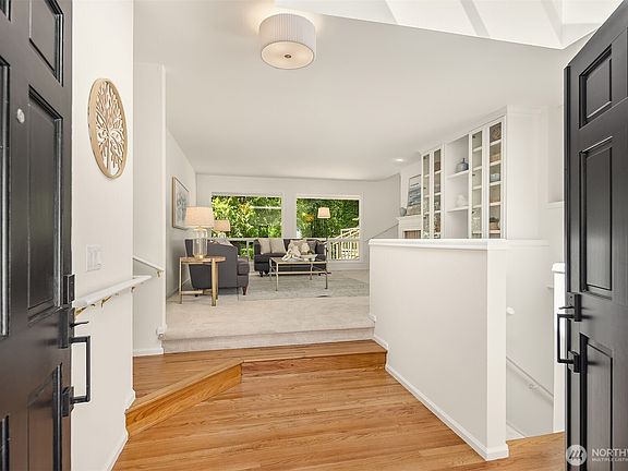 3rd image of 2225 179th Avenue NE