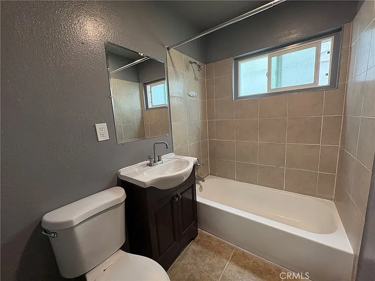 1905 W Myrtle St #3 — Photo 7