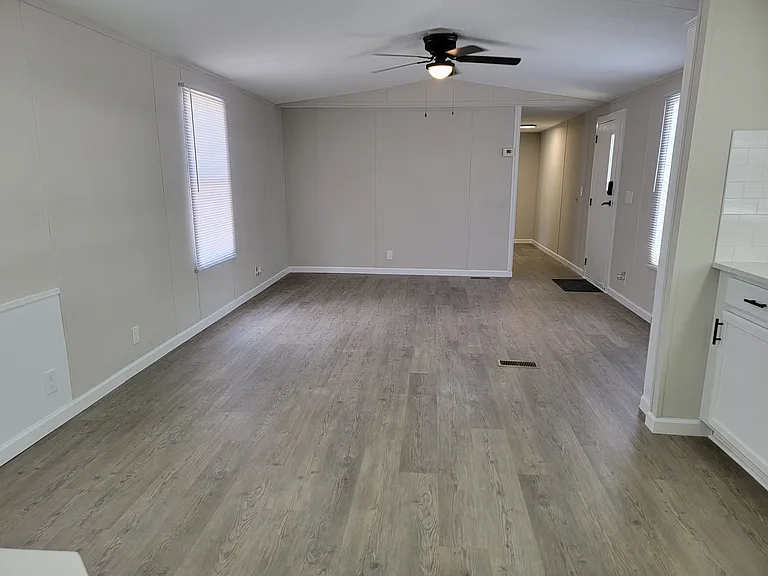 4 Edge St — Photo 6
