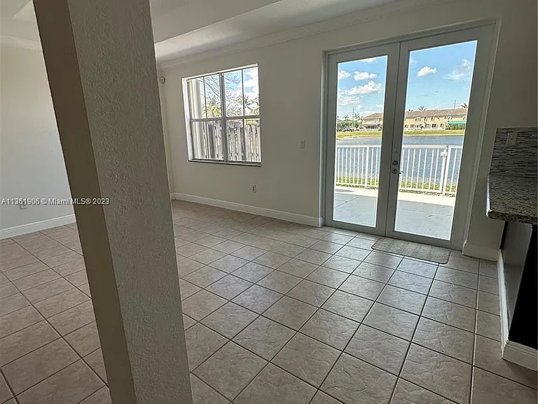 15315 SW 9th Way — Photo 9