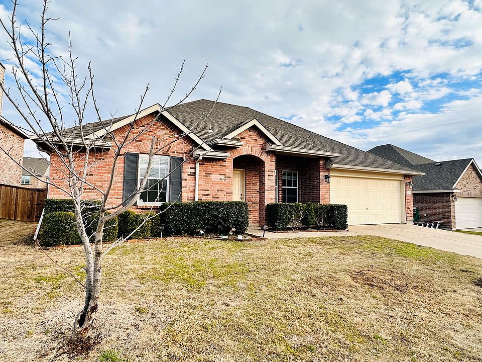 1st image of 304 Mesa Verde Way