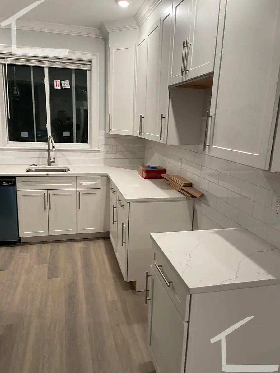 Building Photo - 102 Brooks St #2