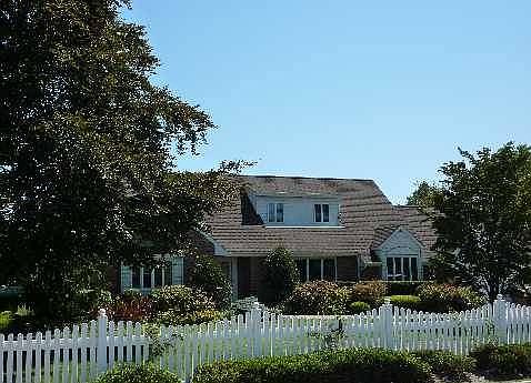 1st image of 23 Davison Ln W