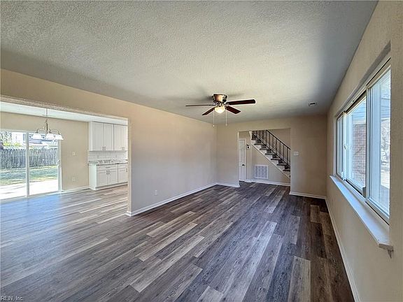 2nd image of 549 Holbrook Rd