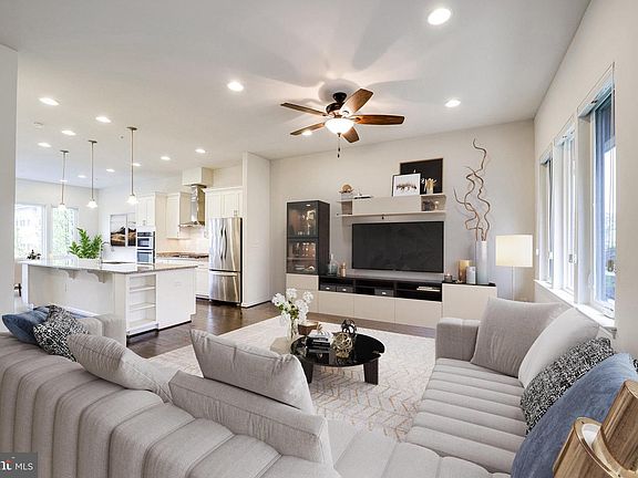 2nd image of 124 Cambria Walk