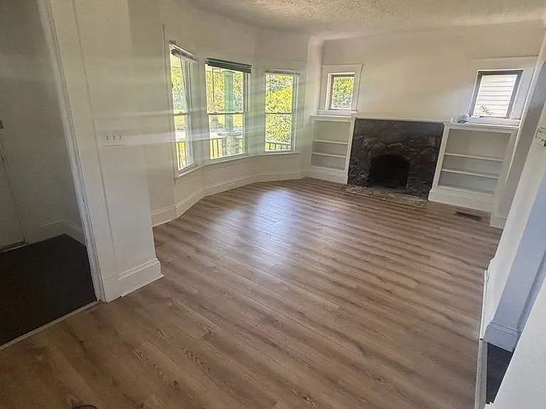 12327 Phillips Ave — Photo 2